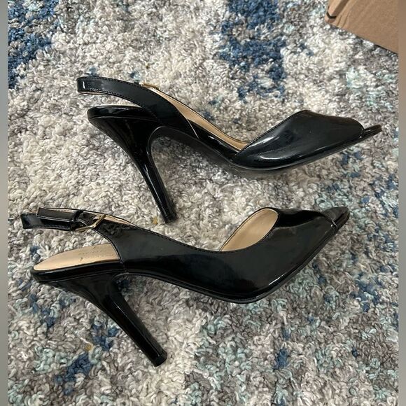 BCBGeneration Black Patent Leather Open Toed High Heels Shoes - Picture 4 of 11